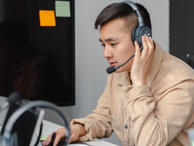 How to earn money as a virtual assistant by offering online support services